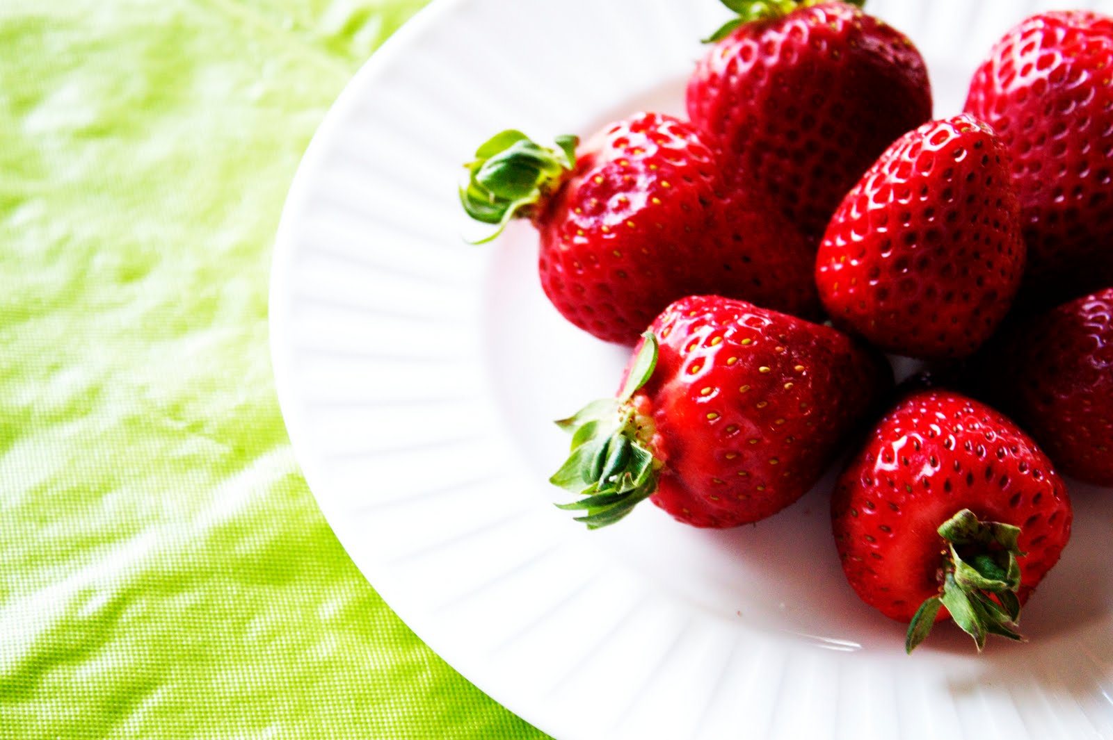 Salted Caramel Covered Strawberries by Steamy Kitchen