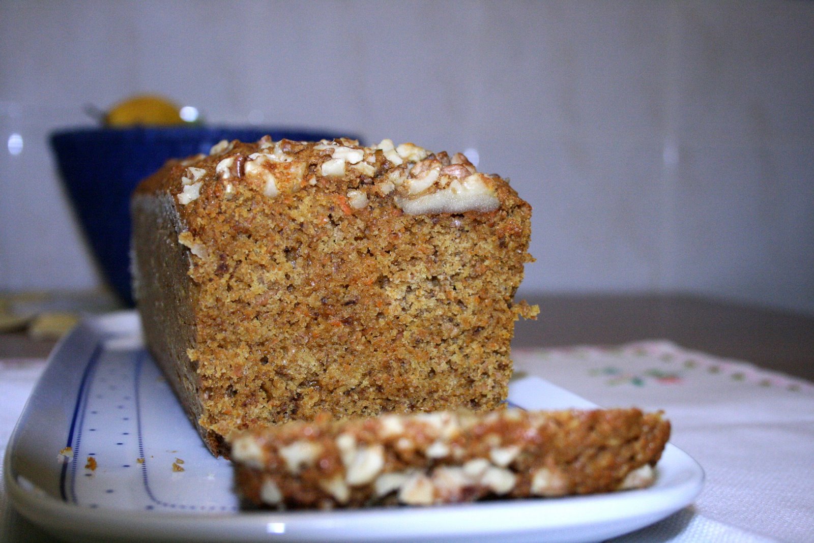 [Cake+de+zanahoria+con+nueces.jpg]