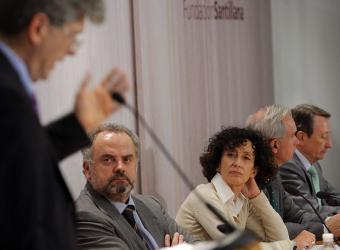 [Ignacio_Polanco_Mercedes_Cabrera_siguen_conferencia_Fernando_Reimers.jpg]