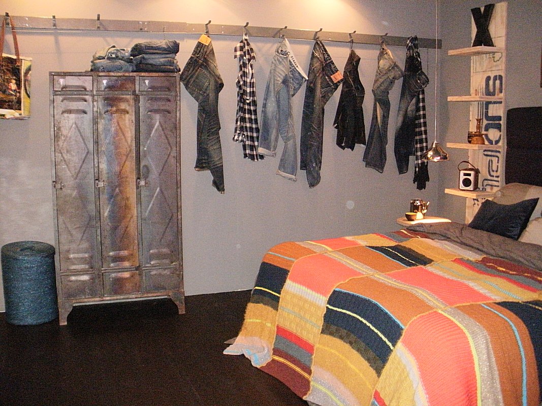 vosgesparis: A locker in the bedroom