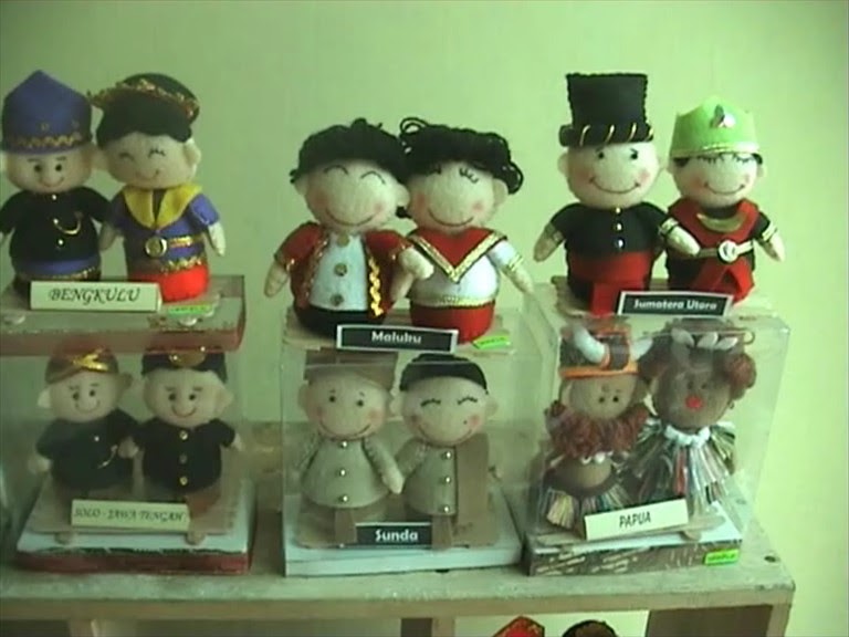Kerajinan Boneka Adat, Melestarikan Pakaian Adat Indonesia dengan