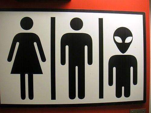 [funny_toilet_signs_pictures_1.jpg]