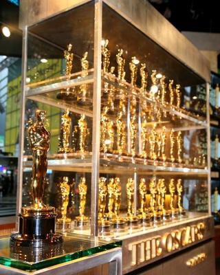 [oscars.jpg]
