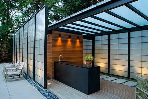 [modern-translucent-pool-house-design-6.jpg]