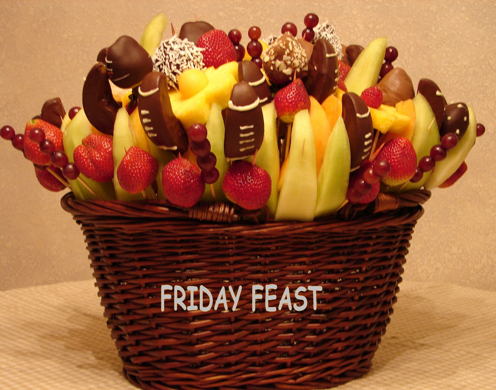 [Chocolate+Amor+Fruit+Baskets+035.jpg]