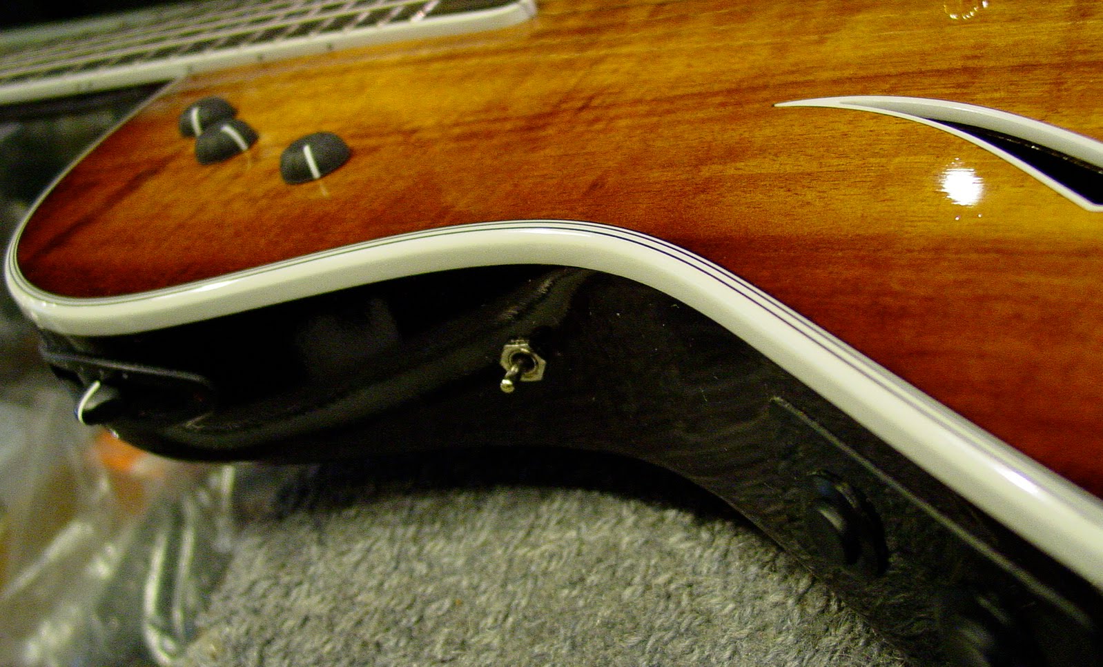 Daily Guitar Repair Taylor T5, RMC Piezo Pickup install with 13 pin