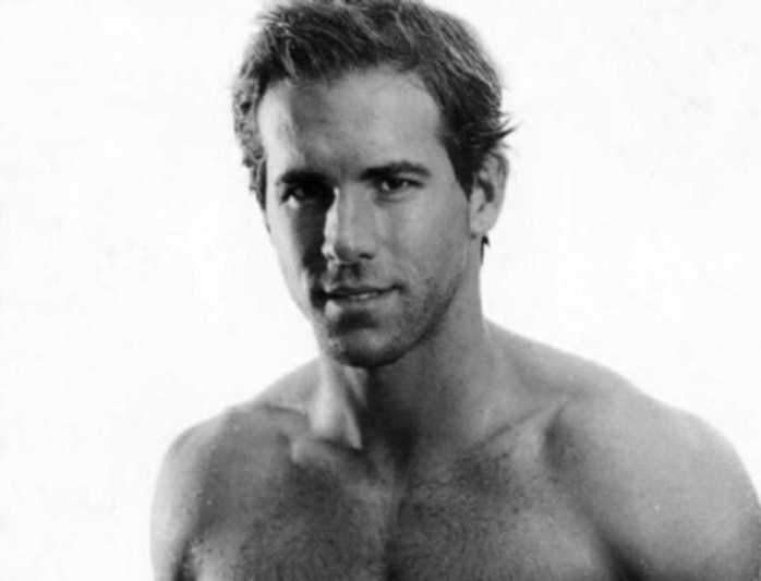 pictures of ryan reynolds shirtless. ryan how ryan reynolds