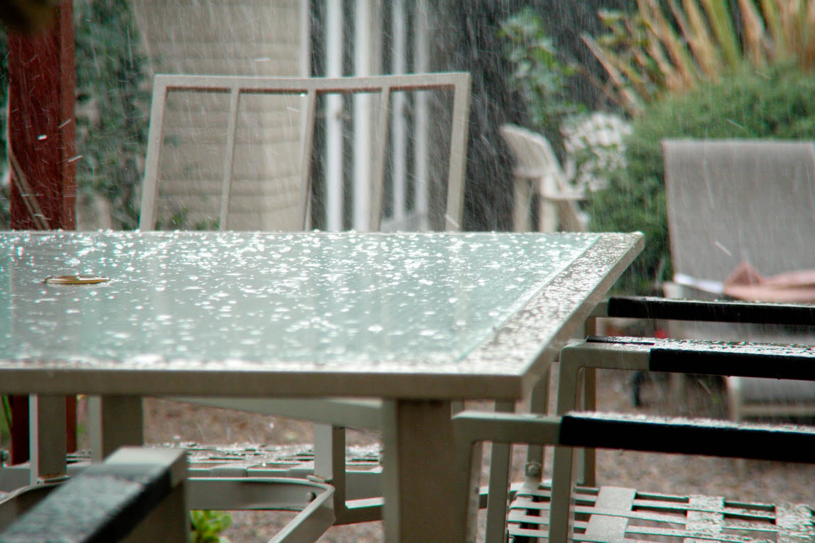 [table+rain+(1+of+1).jpg]