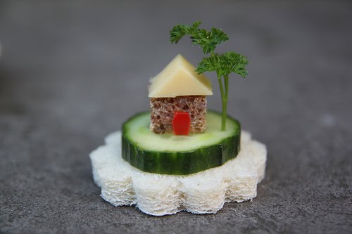 [cute-food-tiny-house1.jpg]