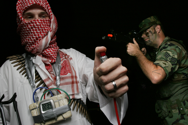 [halloween.5lres.jpg]