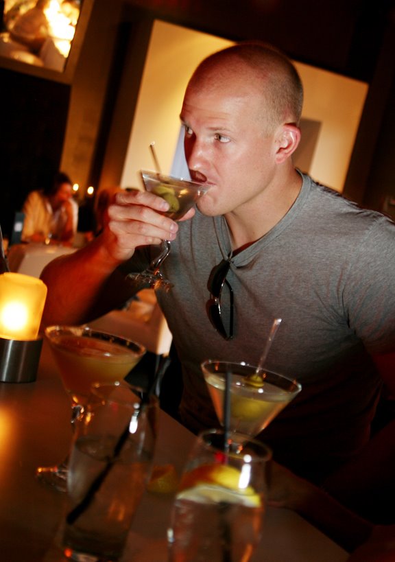 [martinimanicures13.dd.080408lres.jpg]