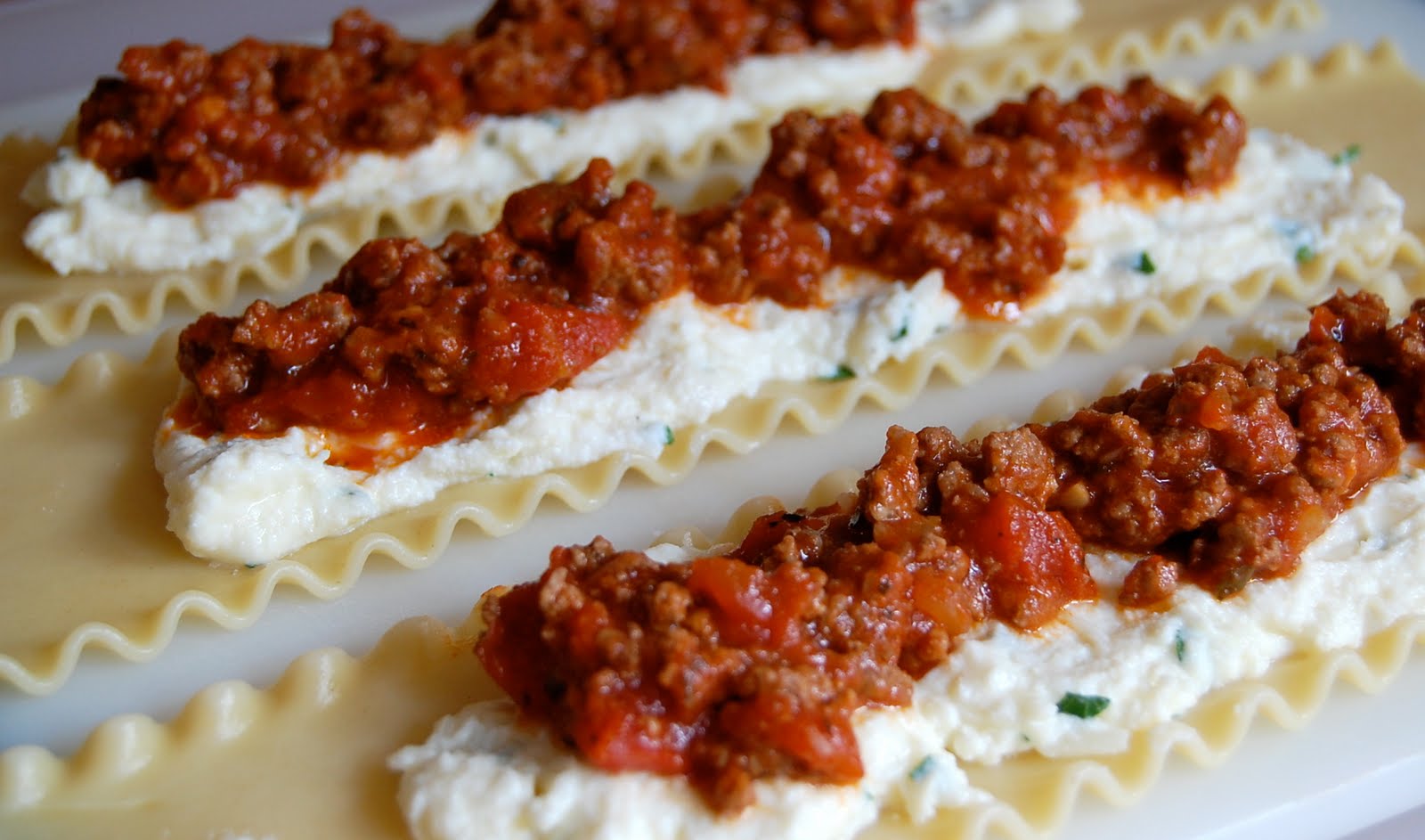 ground beef lasagna roll ups