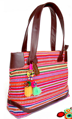 http://3.bp.blogspot.com/_WEJwK44cM6E/TSdDCT5R7RI/AAAAAAAANeA/n47dczgJqz4/s400/BOLSOS-ETNICOS-MODA-PERU.bmp