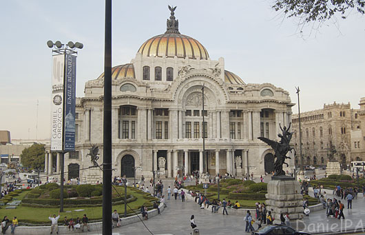 [DF06-049bl.jpg]