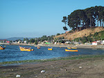 Paisaje de caleta de pescadores artesanales