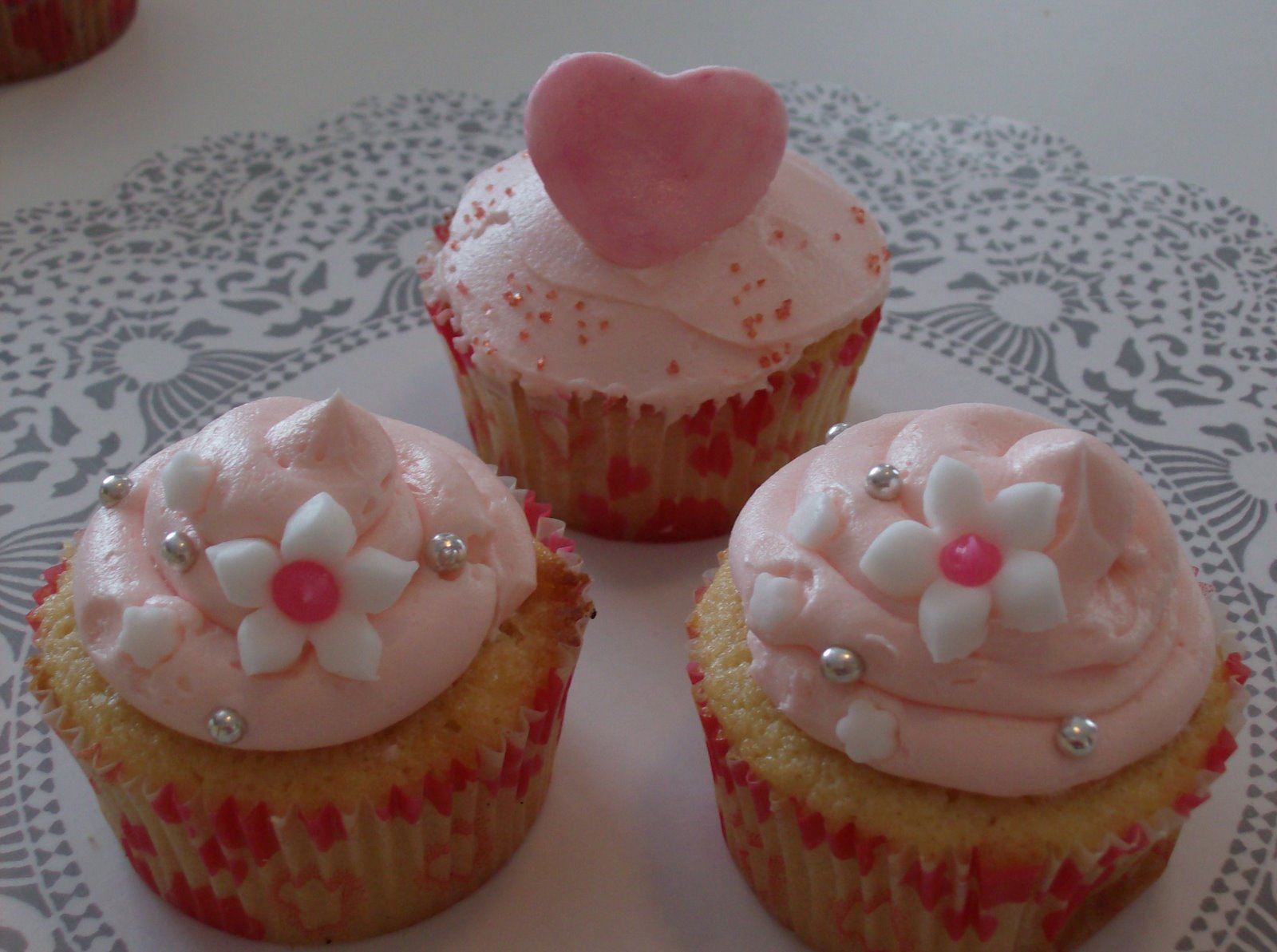 [pink+cupcakes.jpg]