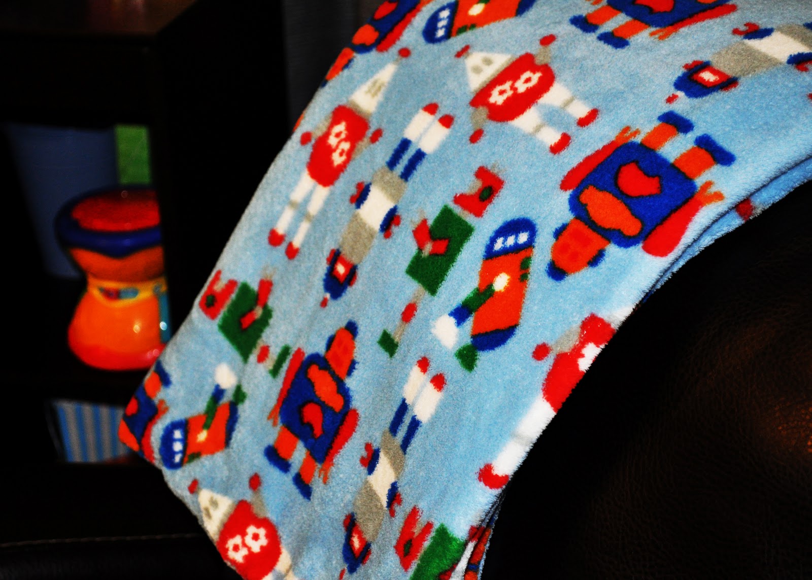 Quaintly Garcia HomeGoods Berkshire Robots Throw Blanket