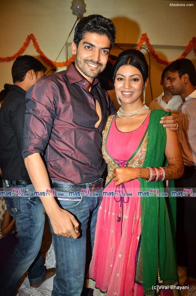 TV Babe Debina and Gurmeet's Sangeet Ceremony - SEXY KAREENA PICTURES - Famous Celebrity Picture 