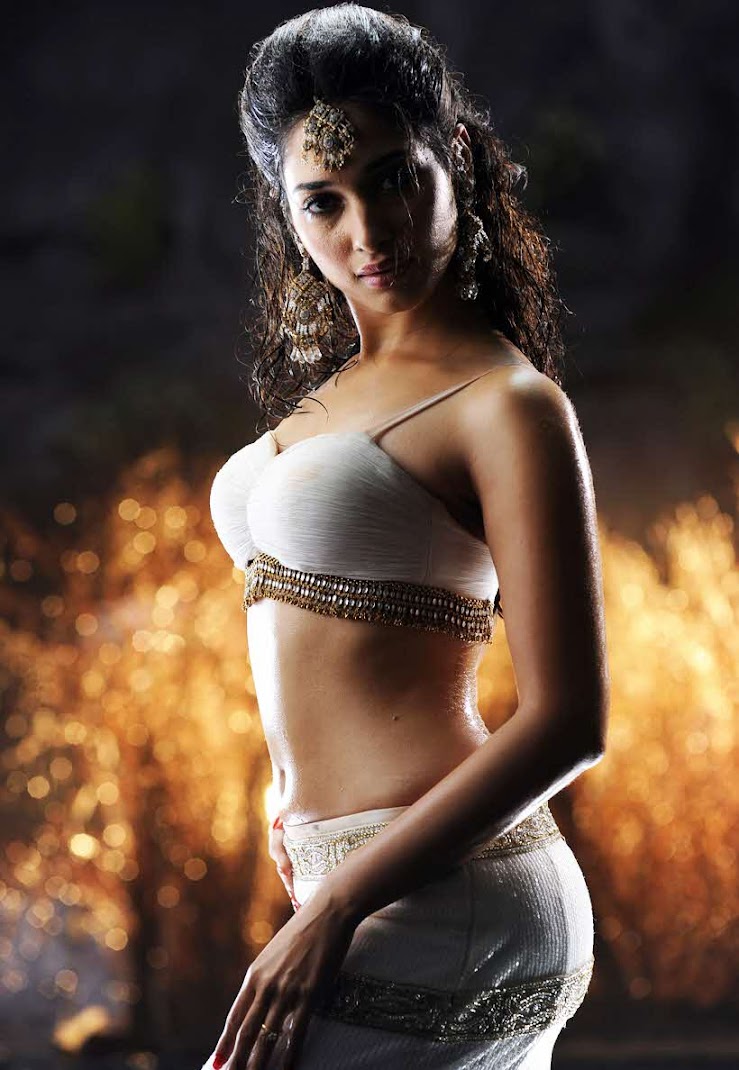 Tamanna Hot Wallpapers from movie Badrinath