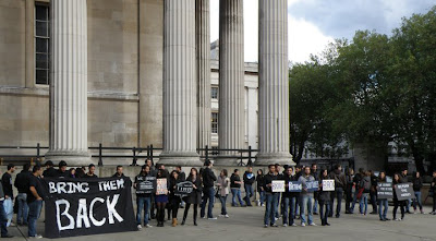 Εκδήλωση διαμαρτυρίας φοιτητών έξω από το Βρετανικό μουσείο 1+(2)