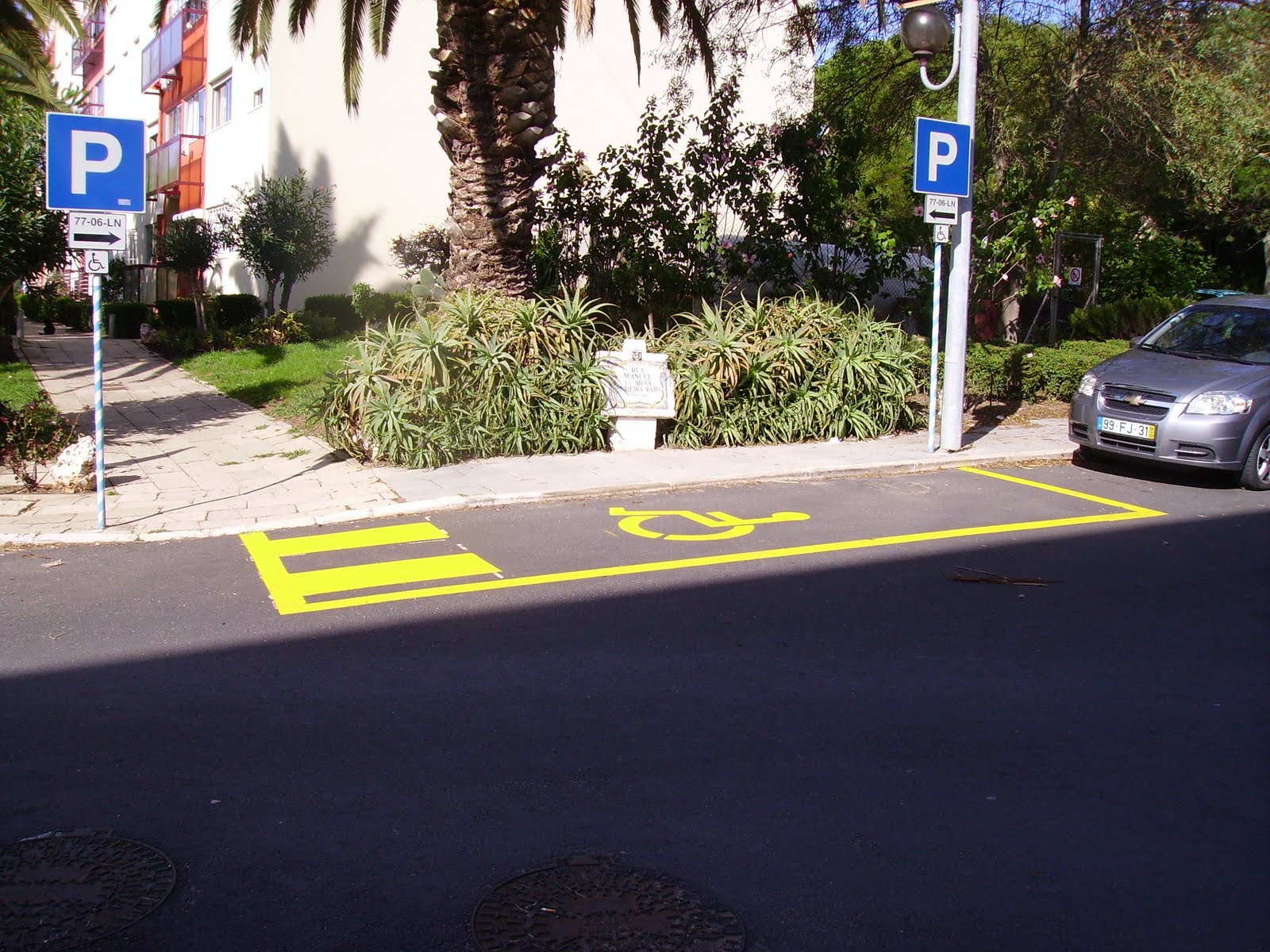 [002.JPG]