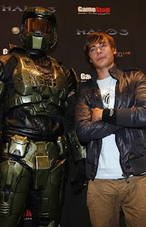 ZAC EFRON NAKED UNCENSORED: Free naked pictures of Zac Efron