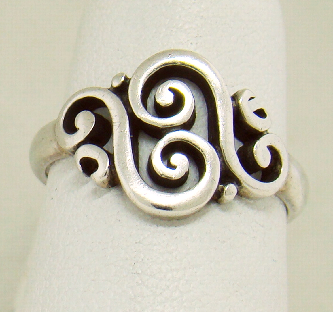 THE GOLD EXCHANGE INC. James Avery Jewelry in stock