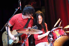 THE WHITE STRIPES