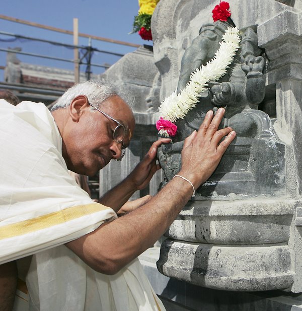 [Ganesh+temple+-+santucci.jpg]