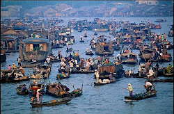 Floating market in Can tho