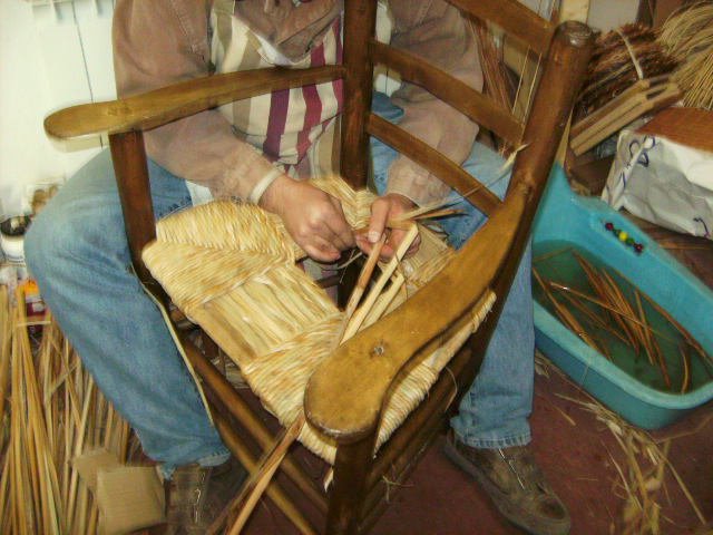 elaboración de sillas de anea