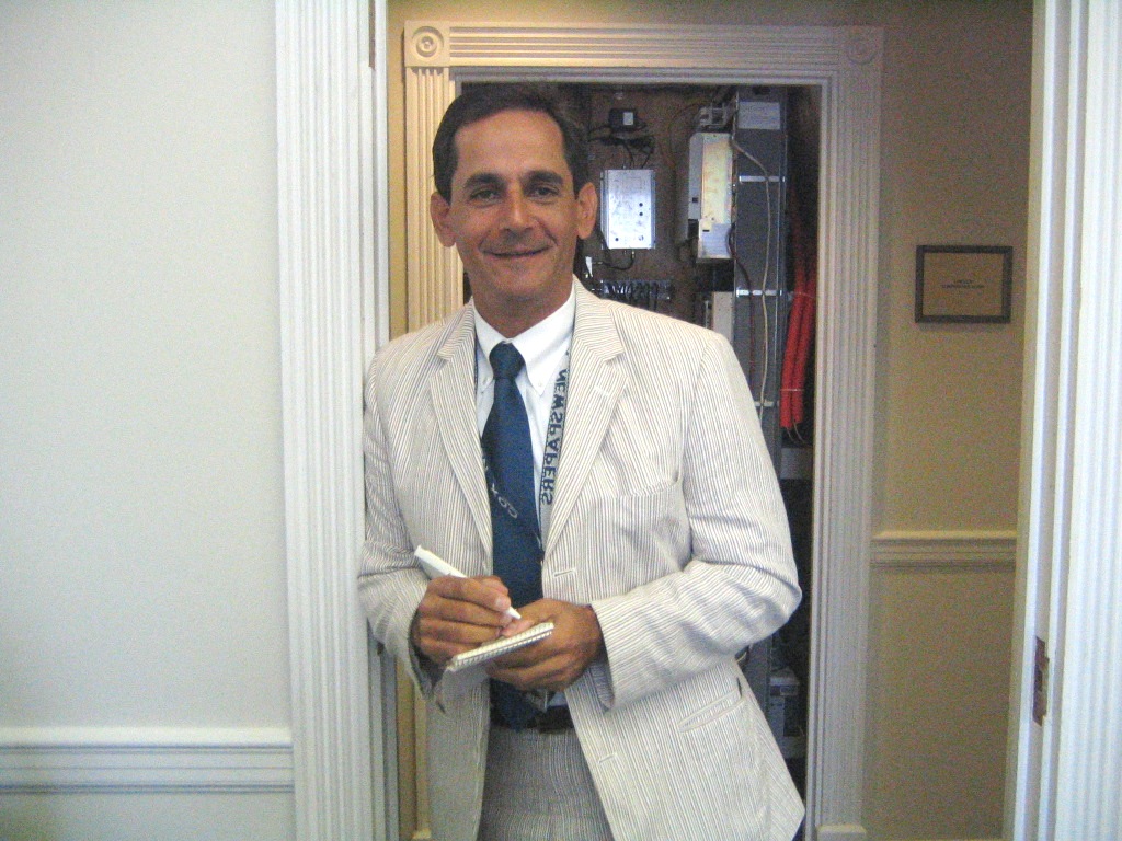 [ken+herman+in+seersucker.jpg]