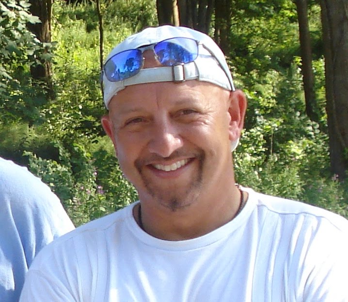 [Graham+headshot1.JPG]