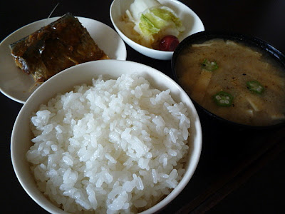 おっさんひとり飯 旧サイト 朝めし サバ味噌煮 オクラと油揚げの味噌汁