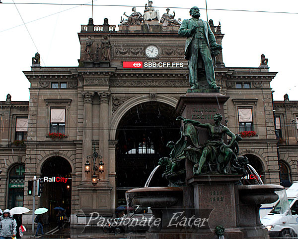 Passionate Eater: Farmers Market in Zurich's Central Train Station