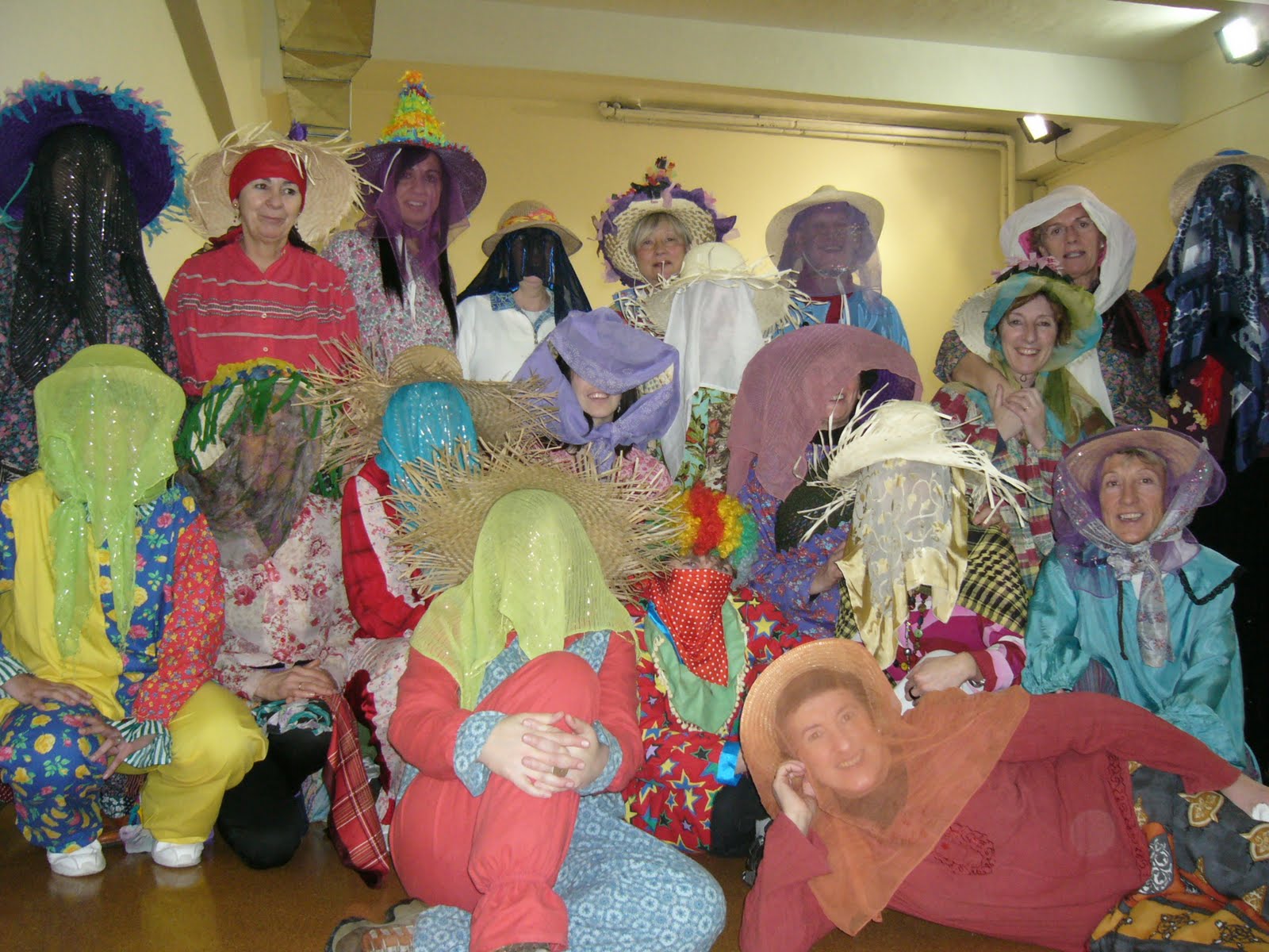 [karnabal+martitzena+2010-02-16+++2.JPG]