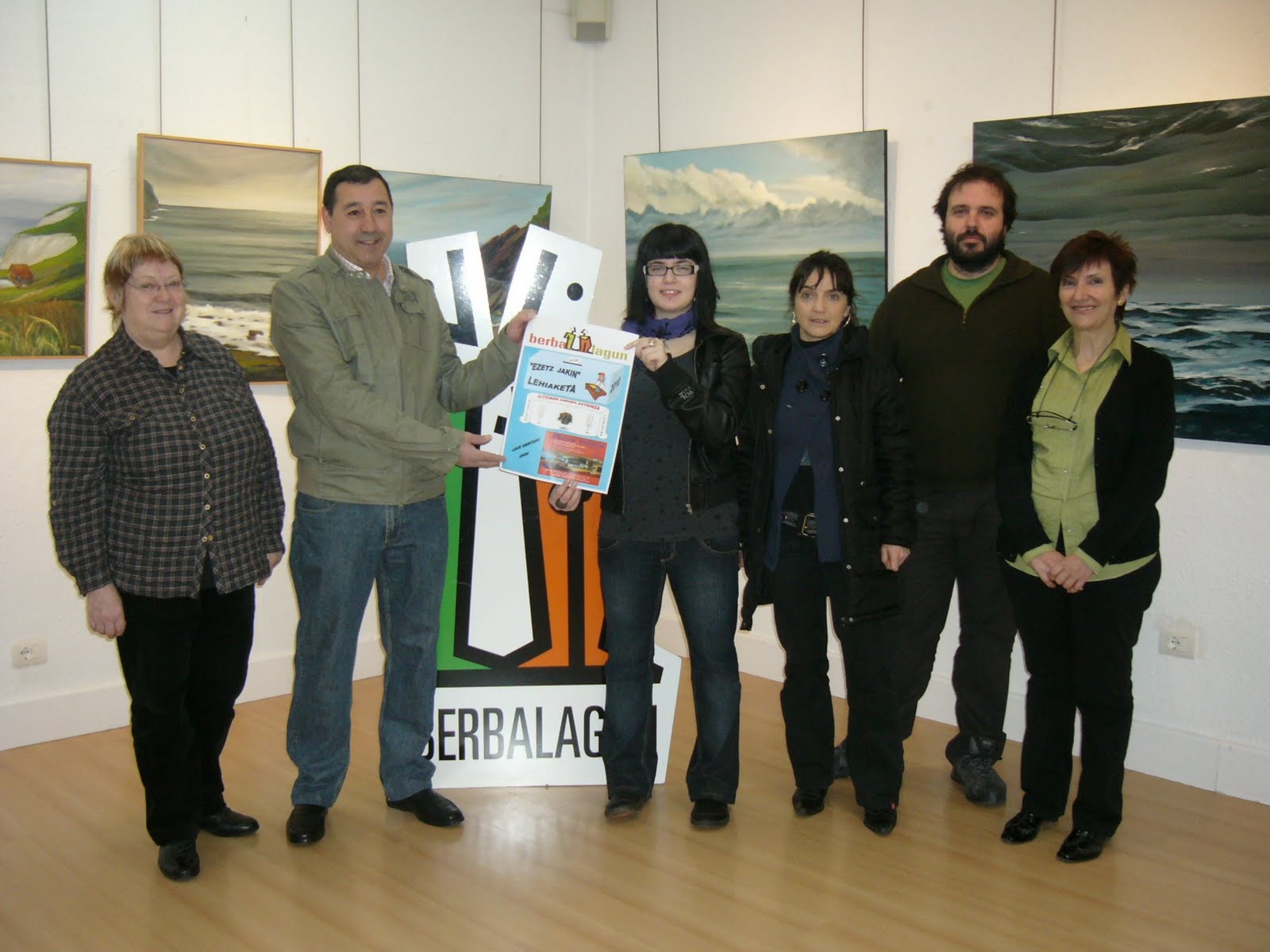 [Aitziber+Arrien+Asteinza+2010eko+otsailaren+irabazlea.JPG]