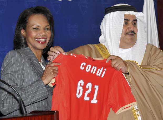 [Condoleezza+Rice+con+el+ministro+de+Exteriores+de+Bahrein-.jpg]