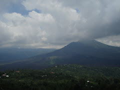 Active volcano Bartan lake