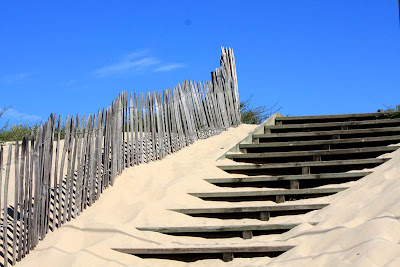Stairs and sand guillaume lelasseux 2009