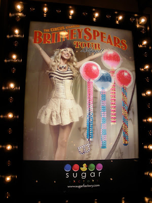 Ok so eye catching element number 1 was the vintage circus theme of the ad