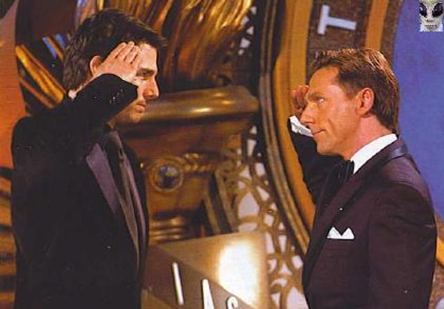 [tom-cruise-scientology-salute.jpg]