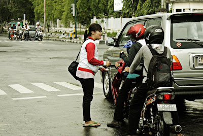 Satu Helm Untuk Satu Anak: Bagi Bagi Stiker Helm Untuk Anak