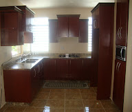 Ebanistería Cintrón: Gabinete en Madera con Tope en Corian