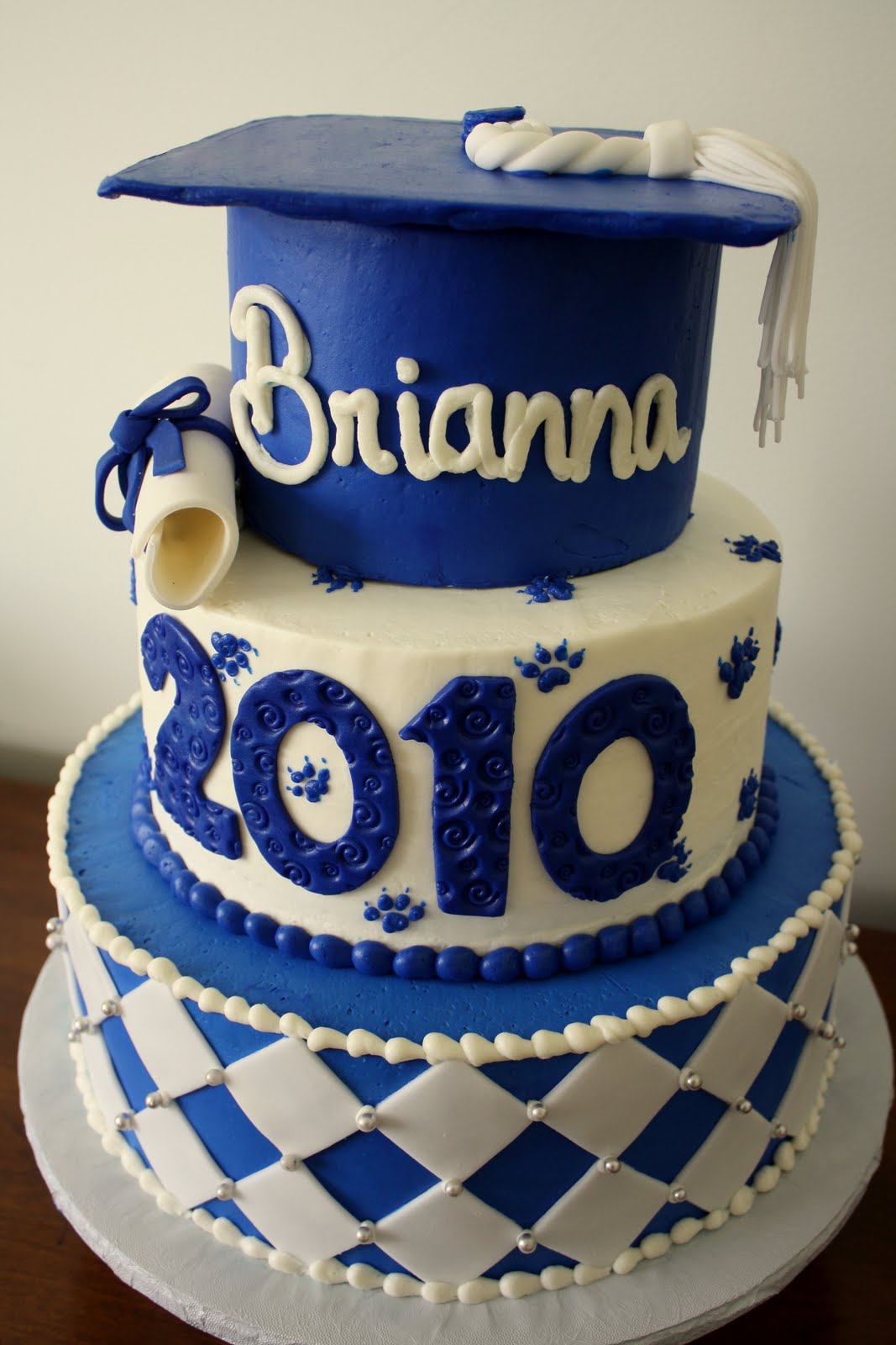 Claudine: Graduation Cakes