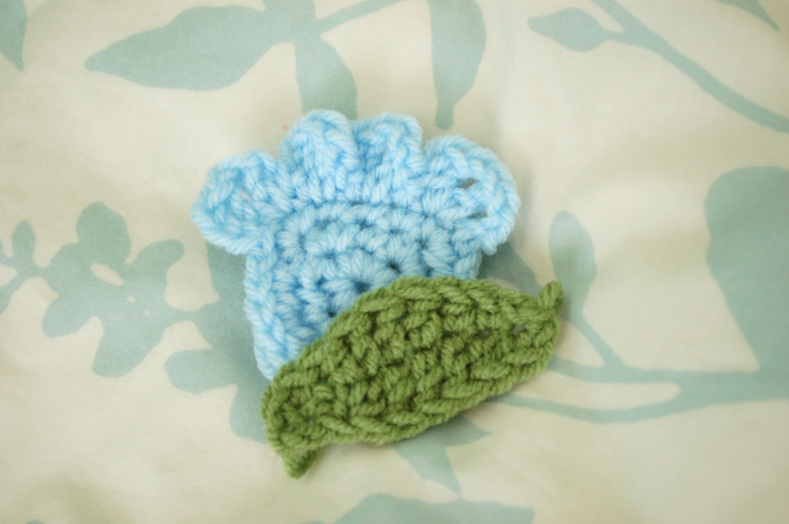 Alli Crafts Free Pattern Tuliplike Flower Applique