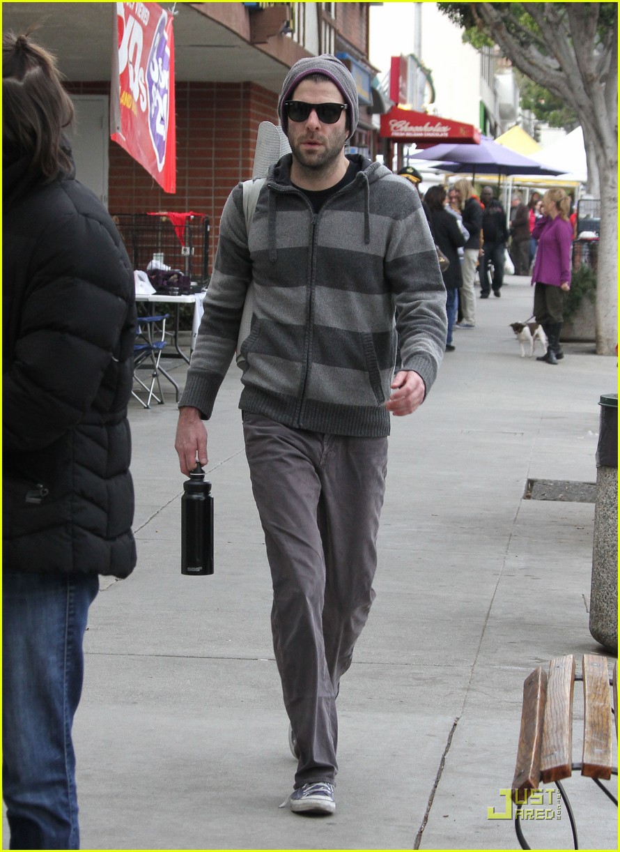 [zachary-quinto-yoga-05+makes+me+want+to+do+downward+dog.jpg]