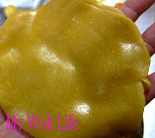 My Wok Life Cooking Blog Single Yolk White Lotus Paste Moon Cake