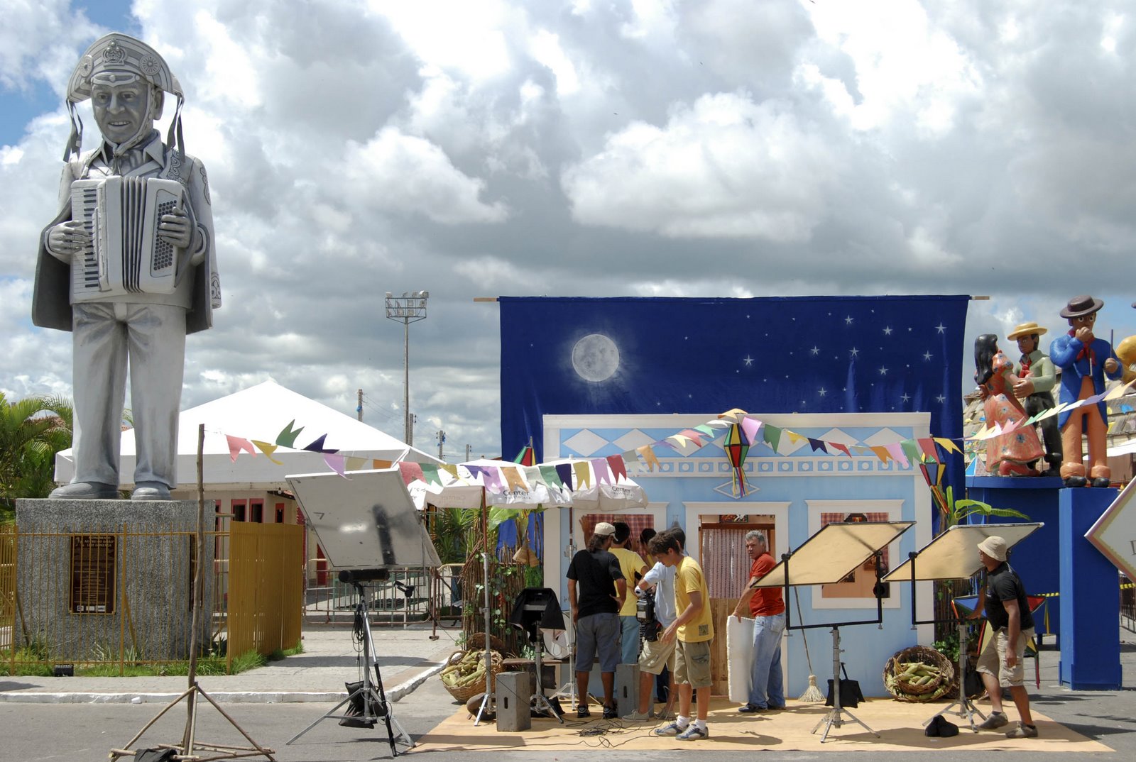 [0295.making+of.sao+joao+brilux.06052008.jpg]