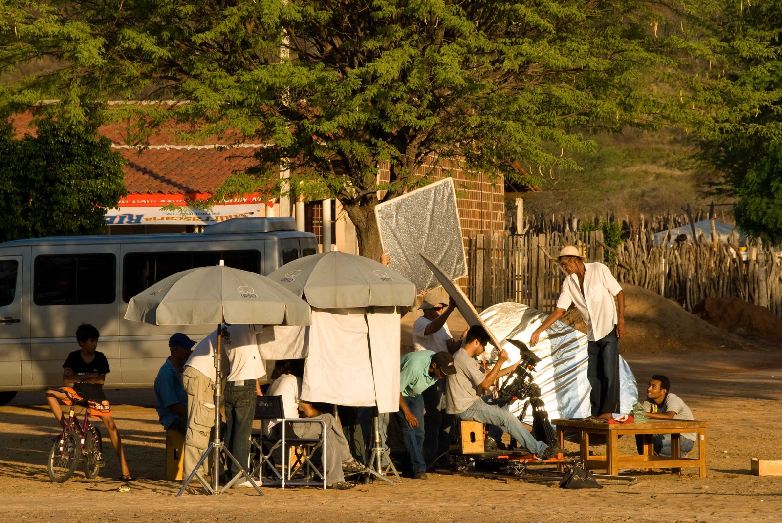 [0412-clipe_gov_pe-05_12_2008.jpg]